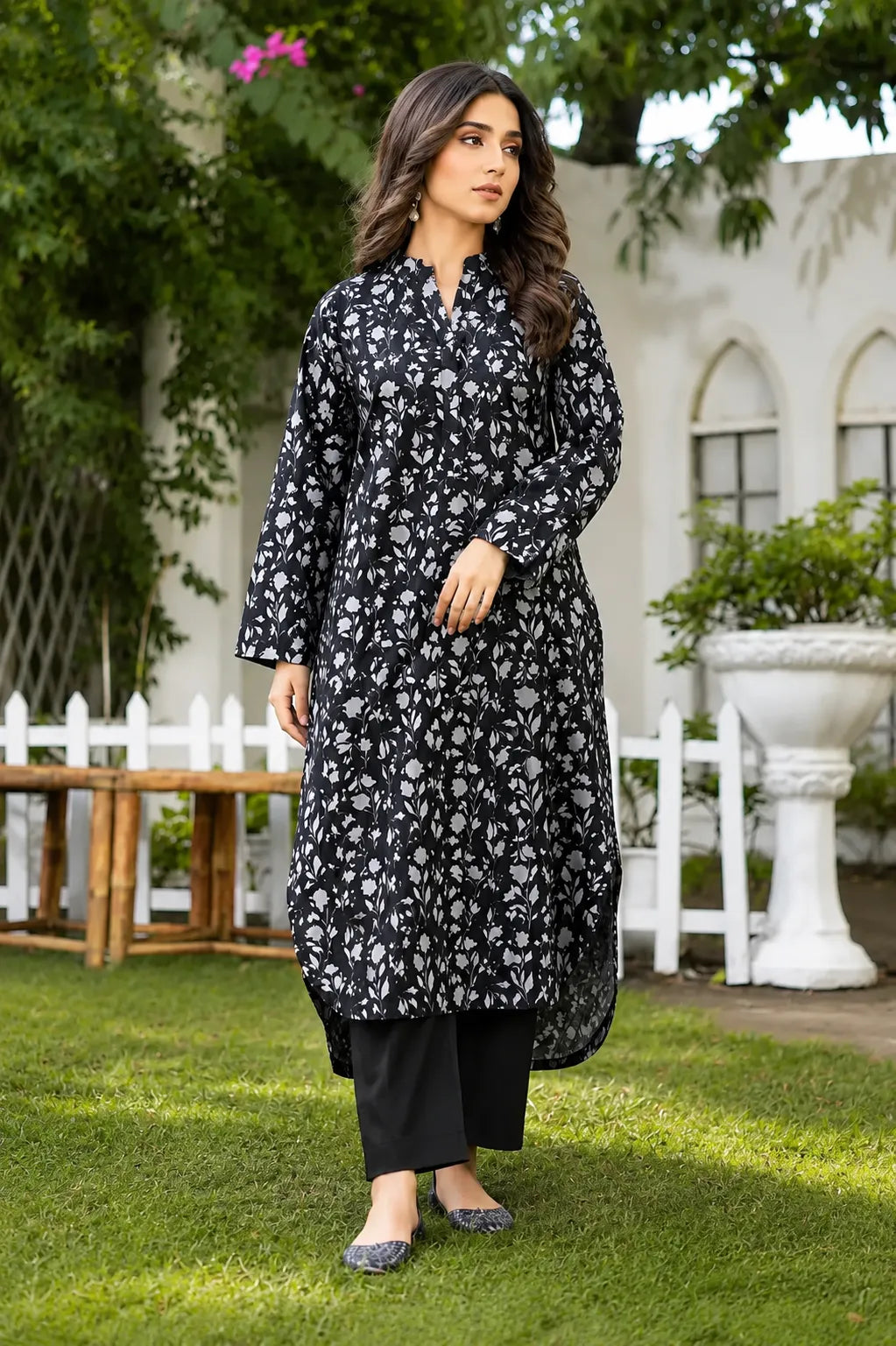 Kayseria black and white floral printed khaddar 2 piece unstitched suit.